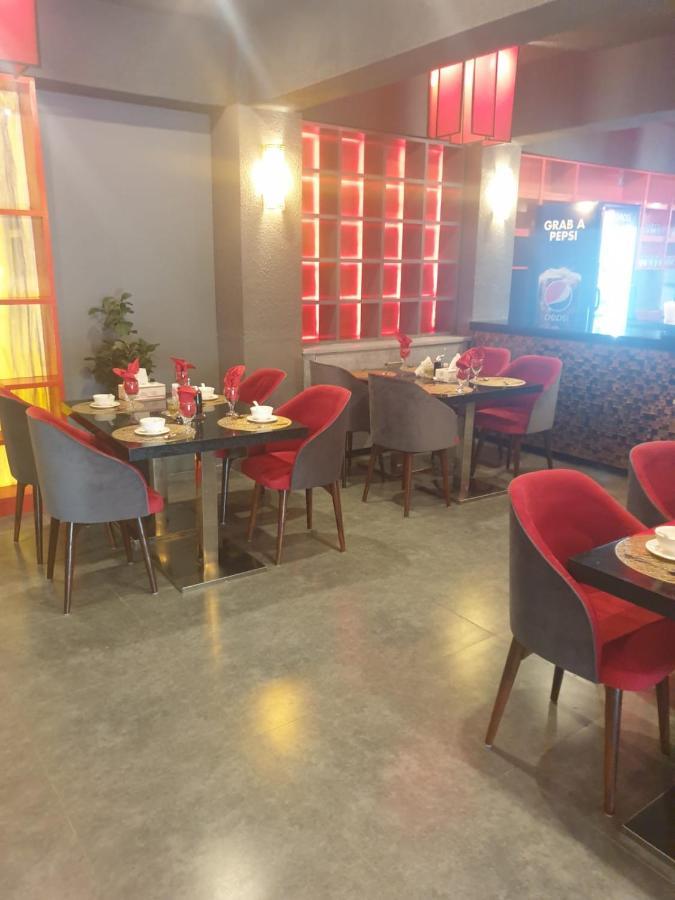 Space Luxury Rental Suites Rawalpindi Eksteriør bilde