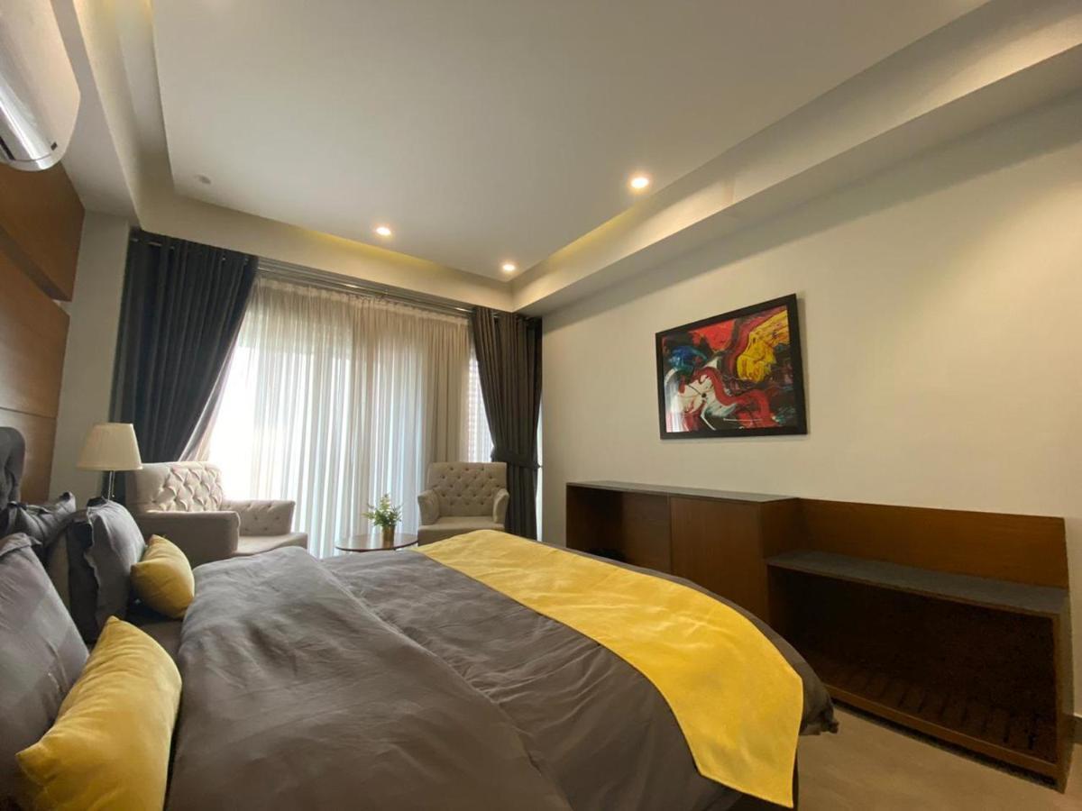 Space Luxury Rental Suites Rawalpindi Eksteriør bilde